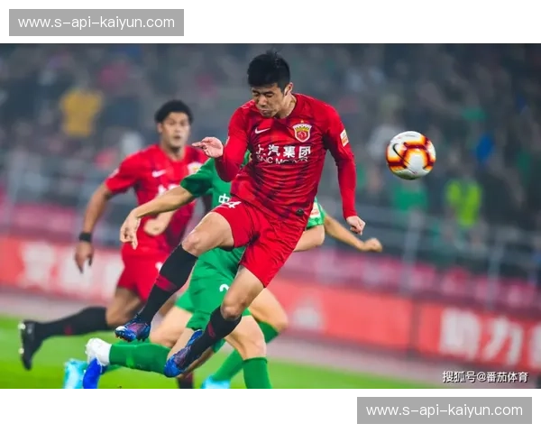 巅峰对决，荣耀之战：建业vs国安直播，点燃绿茵激情！